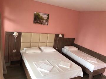 Фото номера Трехместный номер «Комфорт» Мини-отель Guest house Meka г. Гудаута 3