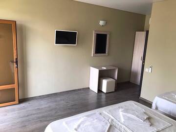 Фото номера Трехместный номер «Комфорт» Мини-отель Guest house Meka г. Гудаута 4