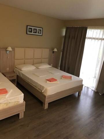 Фото номера Трехместный номер «Комфорт» Мини-отель Guest house Meka г. Гудаута 13
