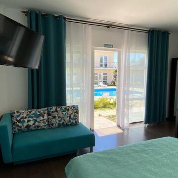 Фото номера Семейный полулюкс Отель Family Resort Bambora г. Гудаута 3