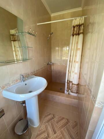 Фото номера Двухместный номер Делюкс с 2 отдельными кроватями Отель Family Resort Bambora г. Гудаута 11