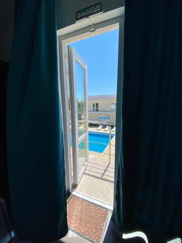 Фото номера Двухместный номер Делюкс с 2 отдельными кроватями Отель Family Resort Bambora г. Гудаута 13
