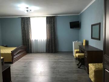 Фото номера Трехместный номер Гостевой дом Gudauta г. Гудаута 2